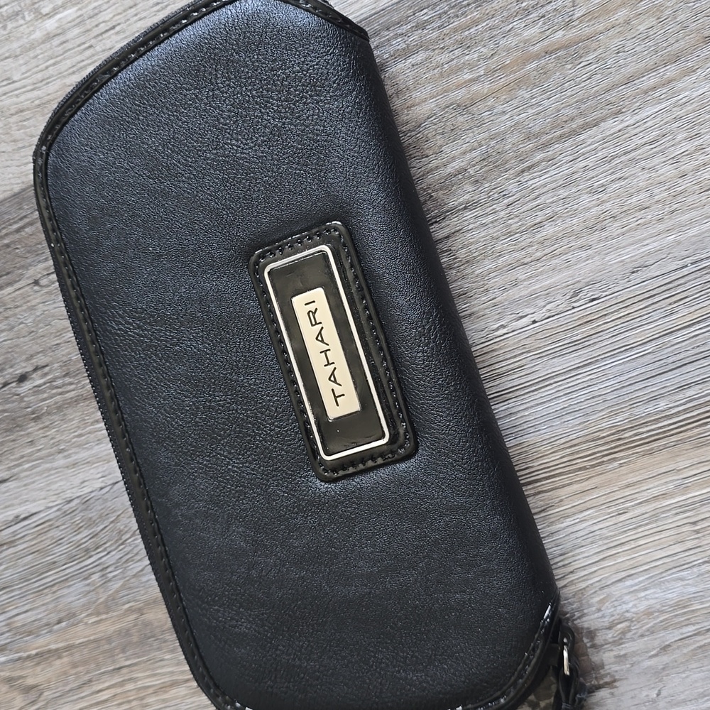 Tahari black wallet Wristlet NWOT - Picture 2 of 8